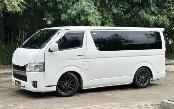 2019 Toyota Hiace  Commuter 3.0 M/T in Manila, Metro Manila-17