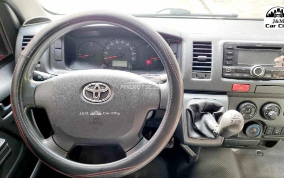 2017 Toyota Hiace  Commuter 3.0 M/T in Pasay, Metro Manila-7