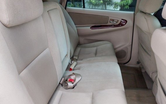 White Toyota Innova 2006 for sale in Automatic-6
