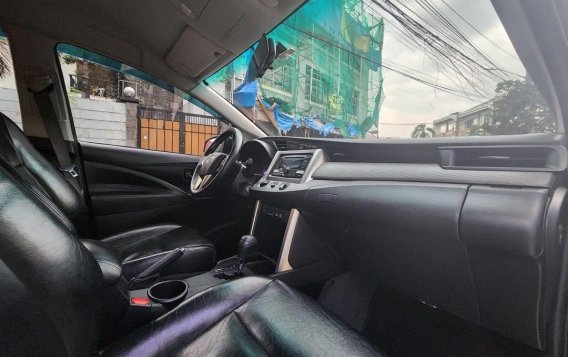 White Toyota Innova 2019 for sale in Manila-5