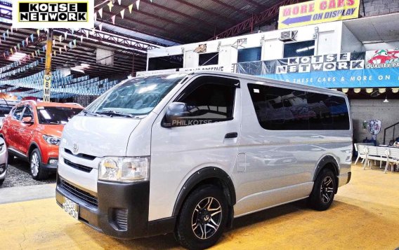2020 Toyota Hiace  Commuter 3.0 M/T in Quezon City, Metro Manila-15