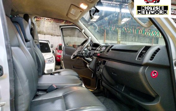 2020 Toyota Hiace  Commuter 3.0 M/T in Quezon City, Metro Manila-12