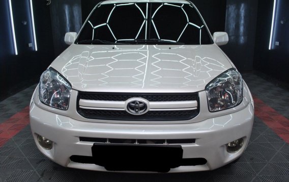 Pearl White Toyota Rav4 2004 for sale in Automatic-1