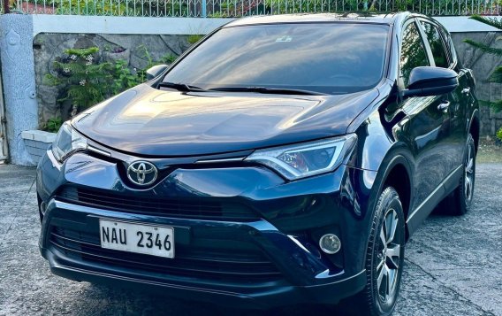 White Toyota Rav4 2017 for sale in Automatic