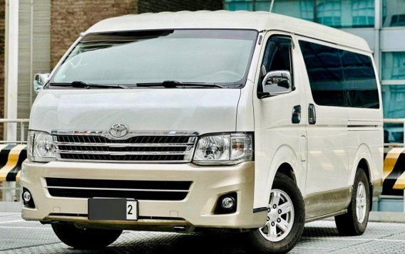 Sell White 2011 Toyota Hiace Super Grandia in Makati-6