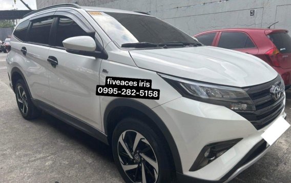 Selling White Toyota Rush 2021 in Mandaue