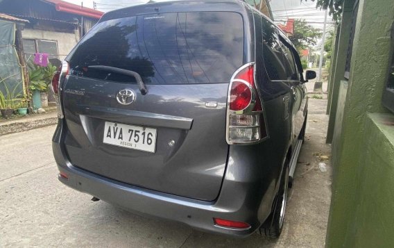 Sell White 2015 Toyota Avanza in Manila-1