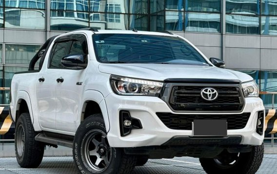 Selling White Toyota Hilux 2019 in Makati