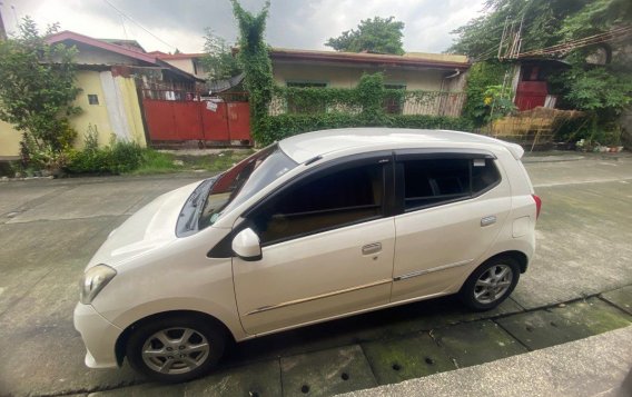 Selling White Toyota Wigo 2022 in Valenzuela-2