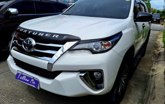 White Toyota Fortuner 2019 for sale in Santa Rosa-1