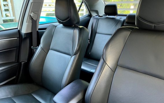 Pearl White Toyota Corolla altis 2020 for sale in Parañaque-6