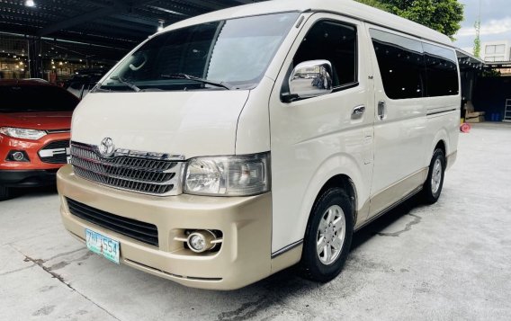 Selling White Toyota Hiace Super Grandia 2008 in Las Piñas