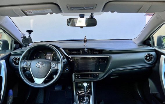 Pearl White Toyota Corolla altis 2020 for sale in Parañaque-8