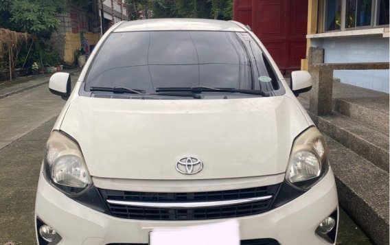 Selling White Toyota Wigo 2022 in Valenzuela