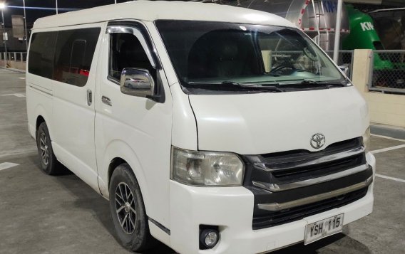 Selling White Toyota Hiace Super Grandia 2014 in Manila