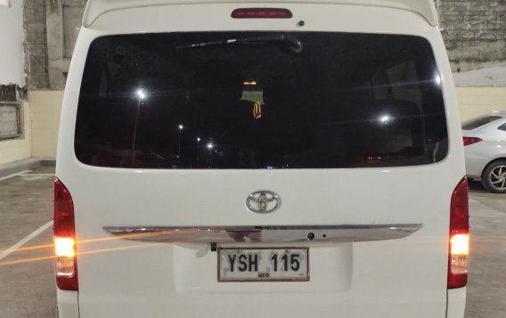 Selling White Toyota Hiace Super Grandia 2014 in Manila-5