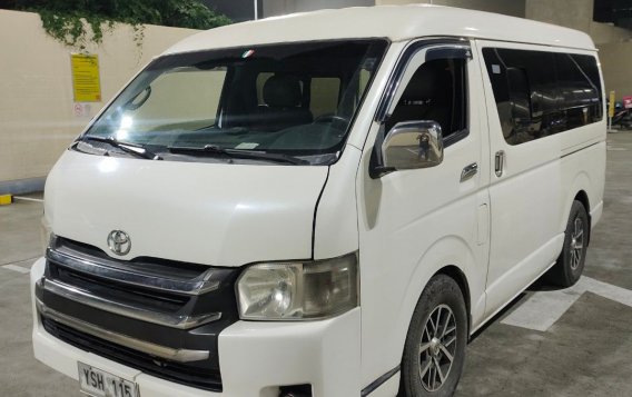 Selling White Toyota Hiace Super Grandia 2014 in Manila-2