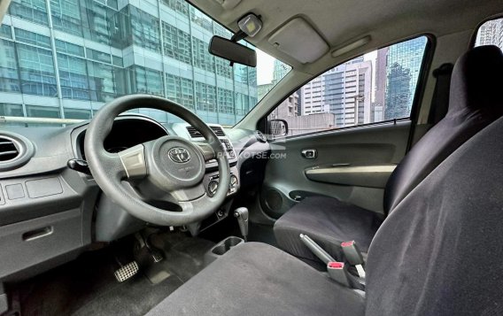 2016 Toyota Wigo  1.0 G AT in Makati, Metro Manila-10