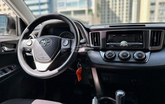 2016 Toyota RAV4 in Makati, Metro Manila-4