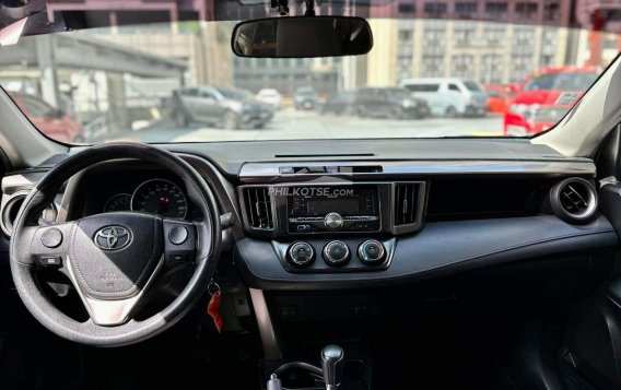 2016 Toyota RAV4 in Makati, Metro Manila-5