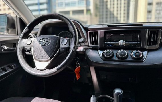 2016 Toyota RAV4 in Makati, Metro Manila-13