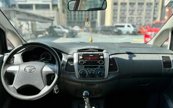 2015 Toyota Innova  2.8 E Diesel MT in Makati, Metro Manila-12