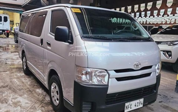 2022 Toyota Hiace  Commuter 3.0 M/T in Quezon City, Metro Manila-9
