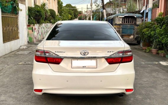 Pearl White Toyota Camry 2015 for sale in Automatic-3