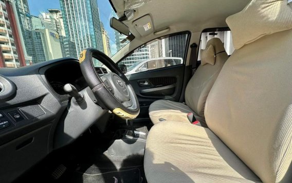 Silver Toyota Wigo 2018 for sale in Makati-3