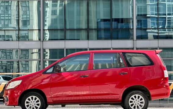 White Toyota Innova 2002 for sale in Makati-6