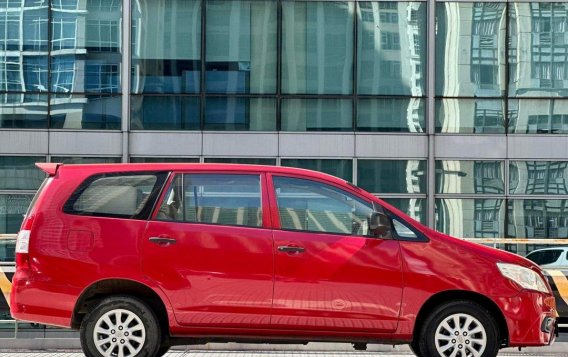 White Toyota Innova 2002 for sale in Makati-8