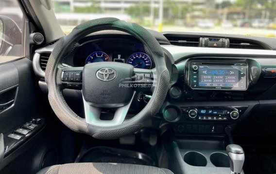 2017 Toyota Hilux  2.4 G DSL 4x2 A/T in Makati, Metro Manila-10