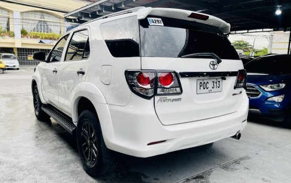 Sell White 2011 Toyota Fortuner in Las Piñas-2
