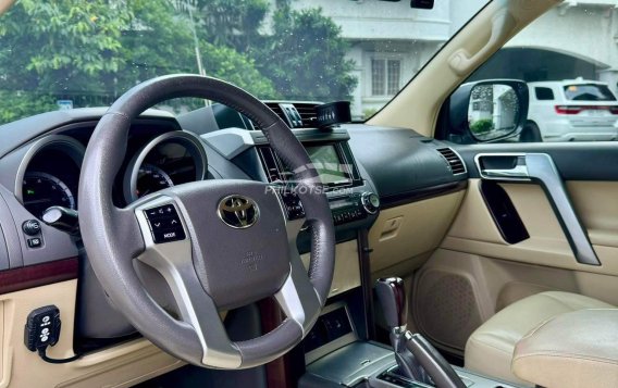 2017 Toyota Land Cruiser Prado 4.0 4x4 AT (Gasoline) in Manila, Metro Manila-3