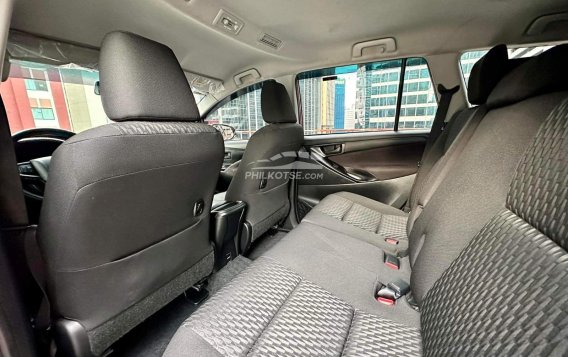 2020 Toyota Innova  2.8 E Diesel AT in Makati, Metro Manila-10