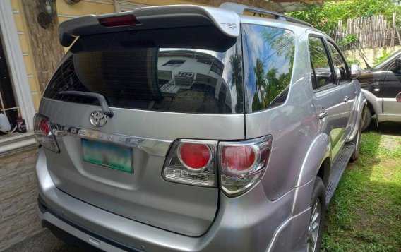 White Toyota Fortuner 2007 for sale in Quezon City-3