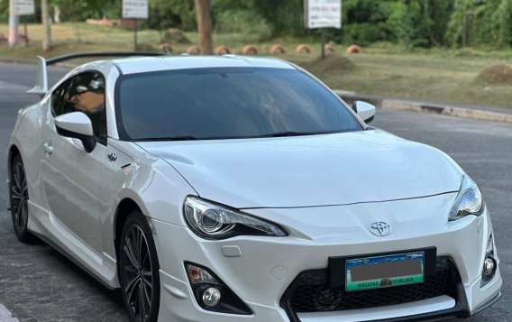 Sell White 2013 Toyota 86 in Quezon City-2
