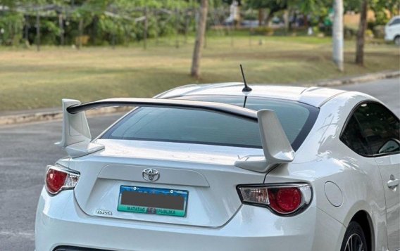 Sell White 2013 Toyota 86 in Quezon City-1