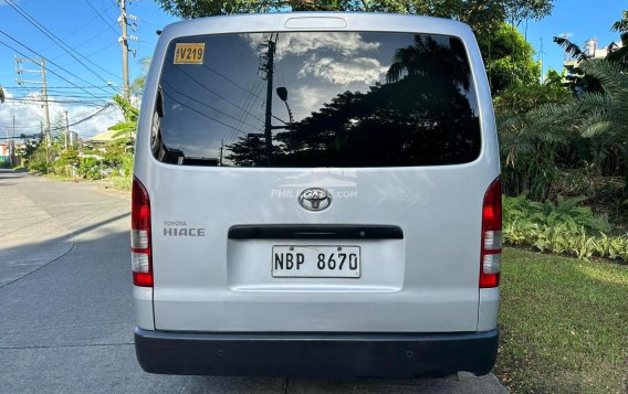 2018 Toyota Hiace  Commuter 3.0 M/T in Las Piñas, Metro Manila-4