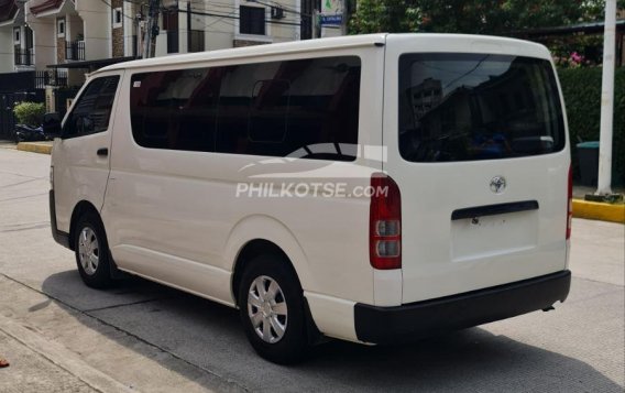 2022 Toyota Hiace  Commuter 3.0 M/T in Quezon City, Metro Manila-3