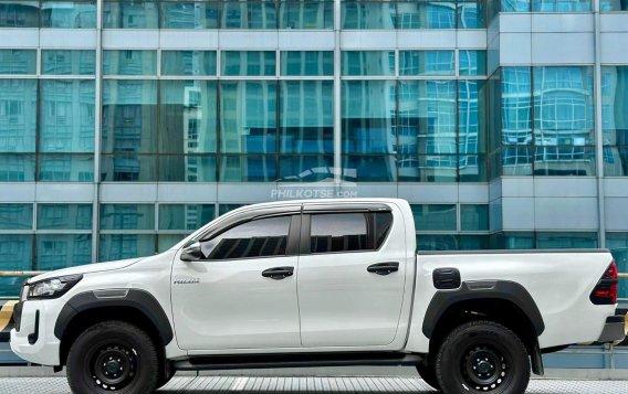 2023 Toyota Hilux in Makati, Metro Manila-11