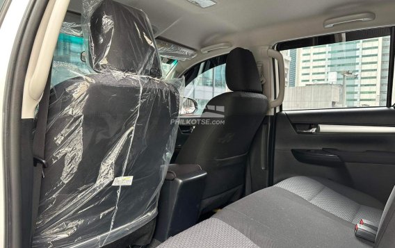 2023 Toyota Hilux  2.4 E DSL 4x2 M/T in Makati, Metro Manila-10