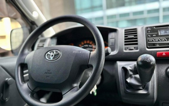 2022 Toyota Hiace  Commuter 3.0 M/T in Makati, Metro Manila-11