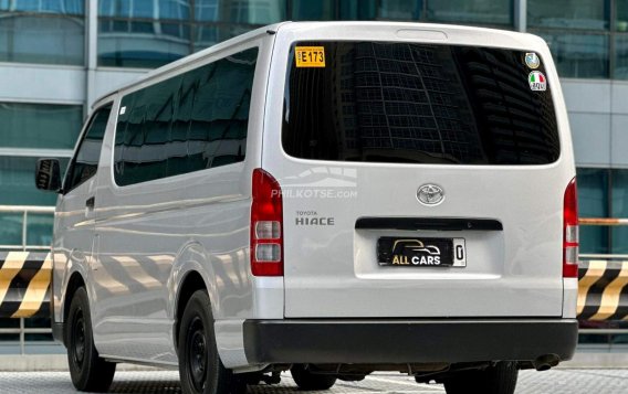 2022 Toyota Hiace  Commuter 3.0 M/T in Makati, Metro Manila-6