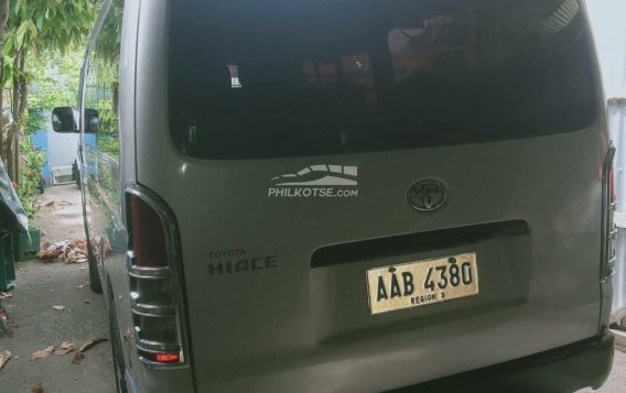2014 Toyota Hiace  Commuter 3.0 M/T in Gasan, Marinduque-3