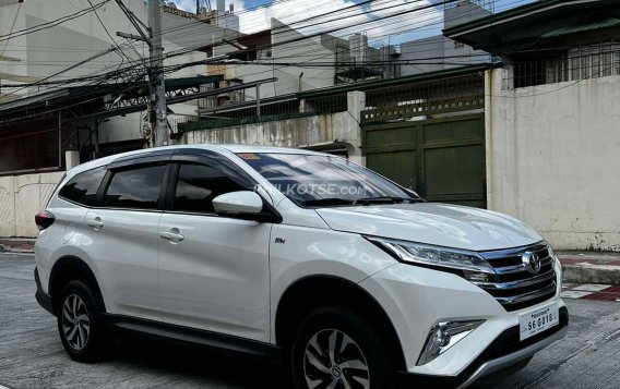 2022 Toyota Rush  1.5 E MT in Quezon City, Metro Manila-6