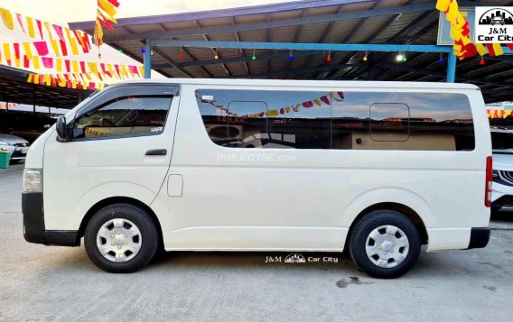 2021 Toyota Hiace  Commuter 3.0 M/T in Pasay, Metro Manila-3