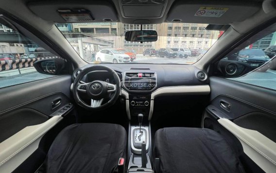 2019 Toyota Rush  1.5 G AT in Makati, Metro Manila-15