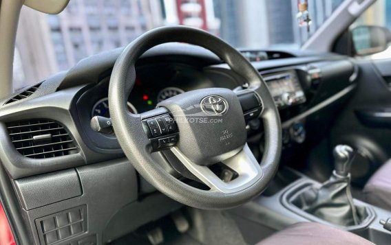 2019 Toyota Hilux  2.4 E DSL 4x2 M/T in Makati, Metro Manila-21