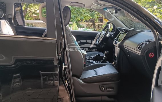 2019 Toyota Land Cruiser Prado 4.0 4x4 AT (Gasoline) in Pasig, Metro Manila-3